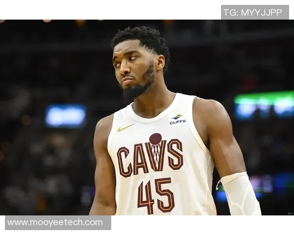 多诺万米切尔带领球队奋勇争先展现篮球天赋与领导力